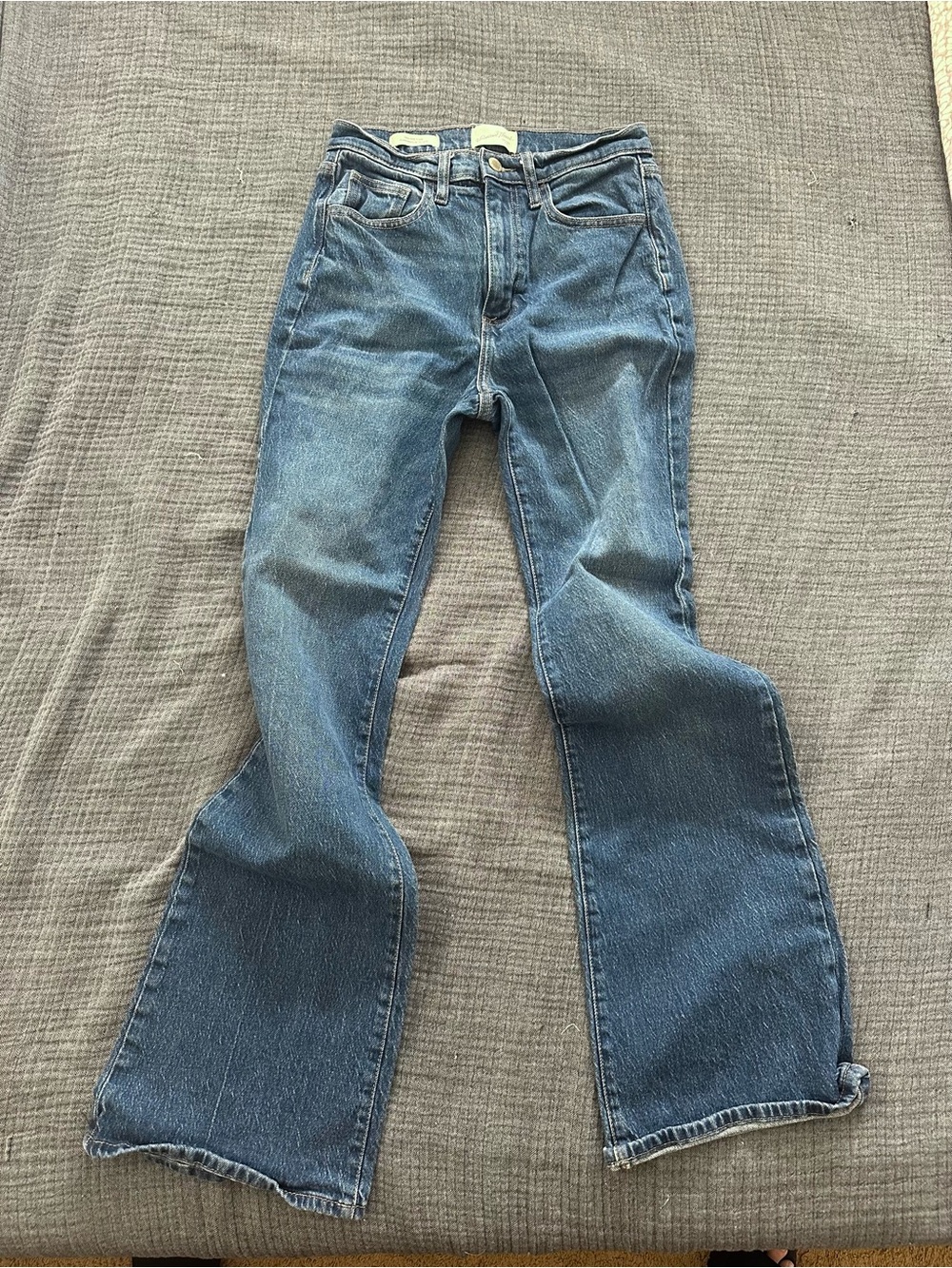 Universal Thread Women's Vintage-Inspired high rise flare Dark Blue Flare Jeans
